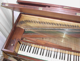 Tafelklavier Knowles & Allen, Aberdeen/Scotland 1809: Aufsicht linke Instrumentenhälfte