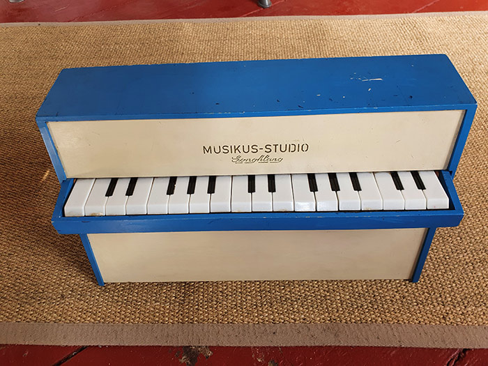 Toypiano Musikus-Studio Gongklang, Pianino-Form