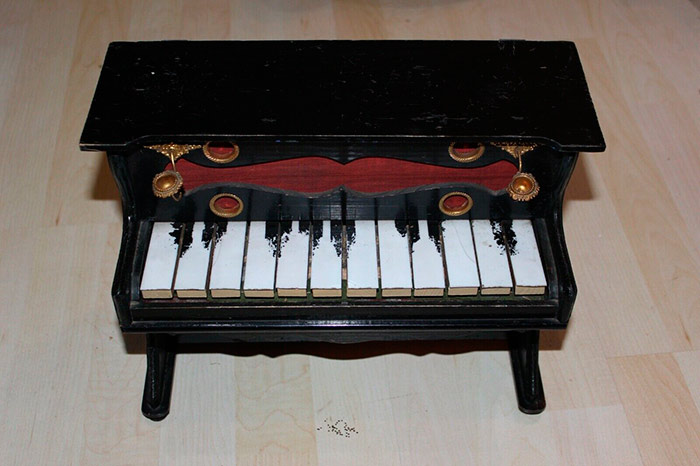 ToyPiano, Klangplatten, 10 Töne