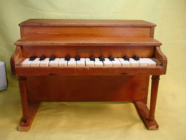 Toypiano Schoenhut